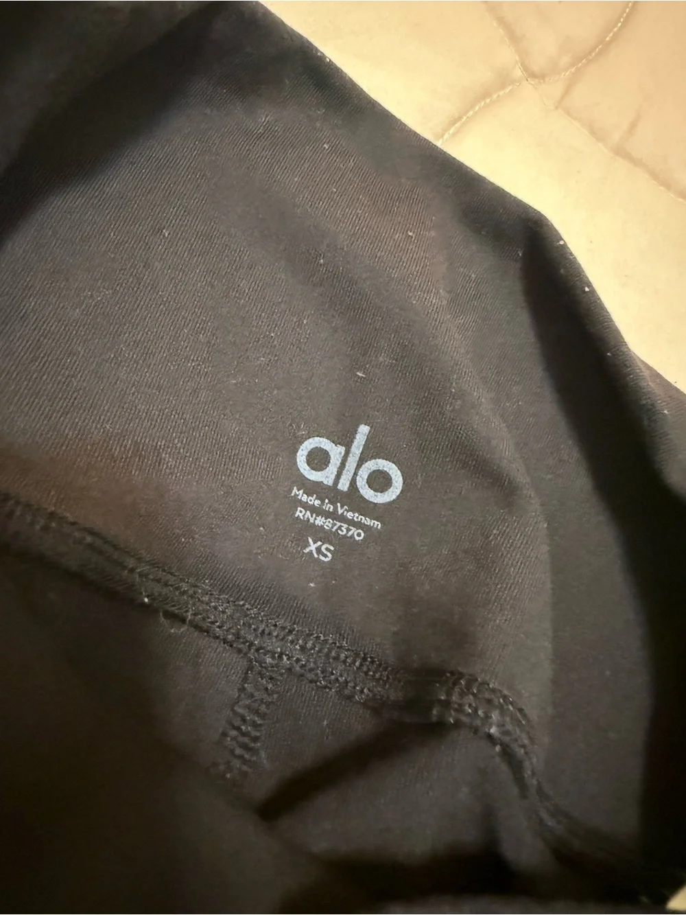 ALO Yoga Black Performance Leggings with Subtle Logo